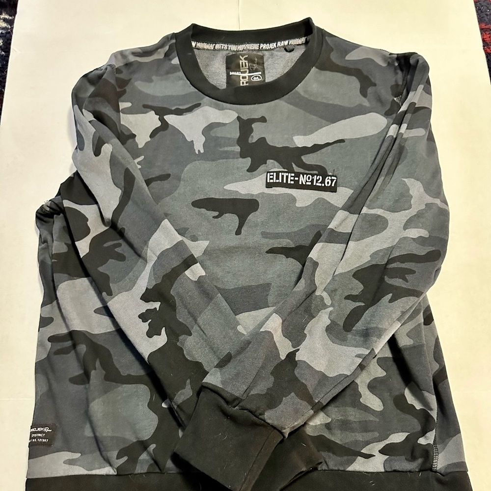 Men’s Camo Crewneck Sweatshirt | Gray/Black | Size L | Excellent
